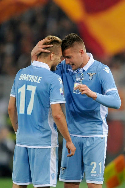 拭目以待 拭目以待